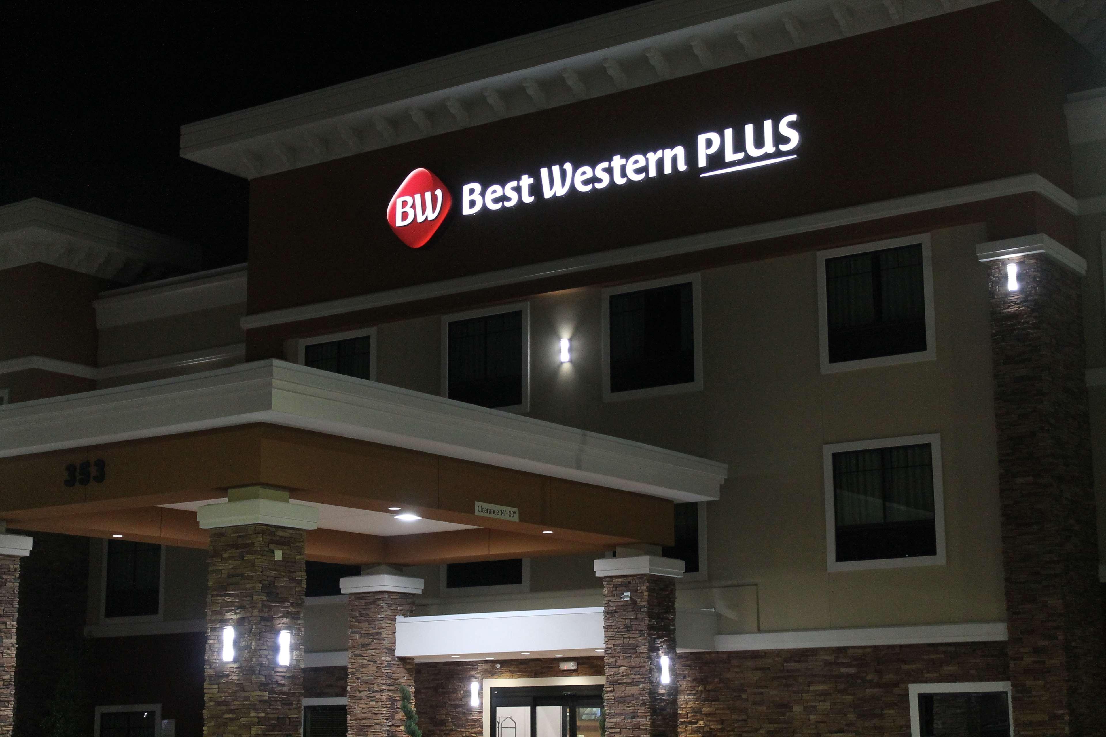 Best Western Plus Spring Inn & Suites Exterior photo